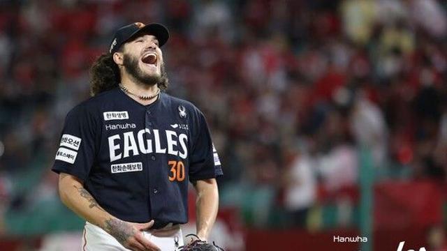 한화 폰세, 시즌 252K로 탈삼진 1위 탈환…4관왕 예약