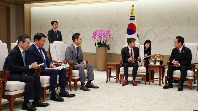 李 “난 ChatGPT 유로 구독자”...알트만 “AI 선도 목표 가진 韓 같이해 기뻐”