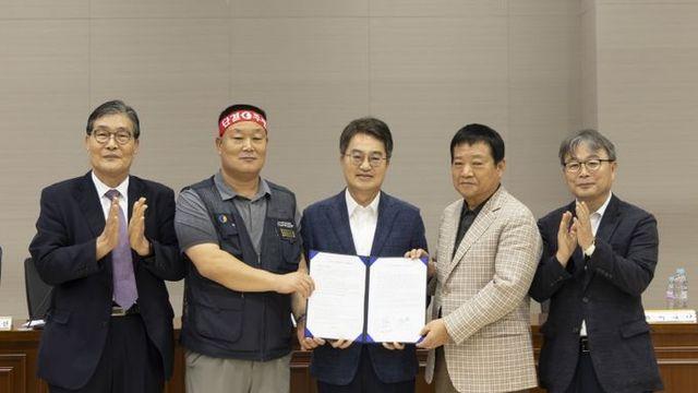 김동연 경기도지사 “협상 타결 전에 첫차 운행 해주셔서 정말 감사하다”