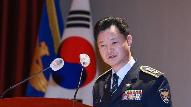 연휴 앞두고 명동 찾은 서울경찰청장 
