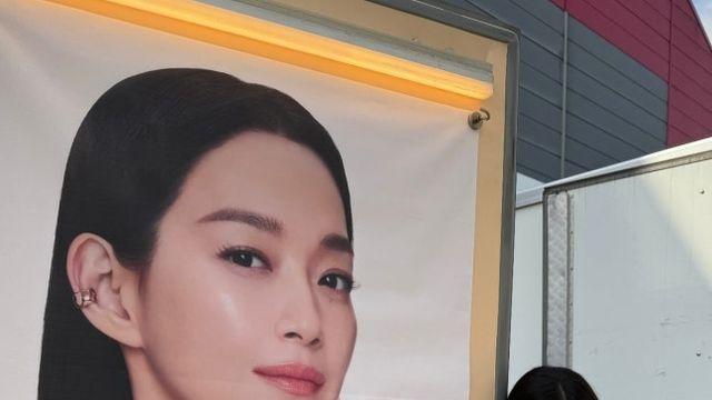 신민아, 커피차 앞에서 “감사합니다”…러블리 미소 눈길 [AI포토컷]