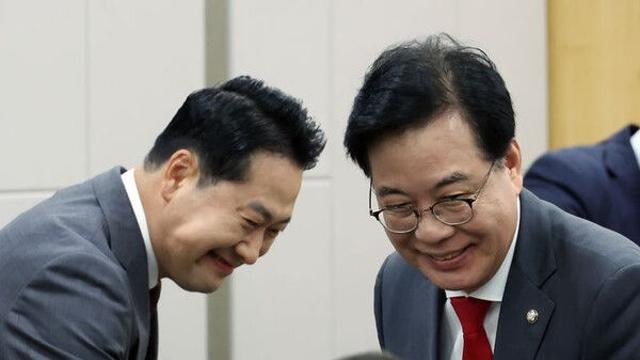 국힘 지도부, 추석 연휴 전 민생 행보…송편 봉사·시장 청년몰 방문