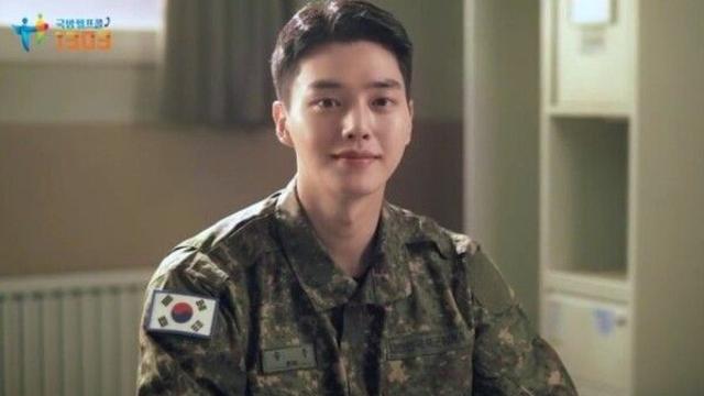 '얼굴 천재' 송강, 오늘(1일) 전역…복귀작 '포핸즈'로 연기 활동 재개하나