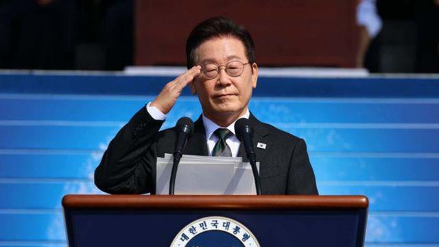 이 대통령이 원고 직접 수정... '전작권 환수' 대신 '전작권 회복' 표현 사용
