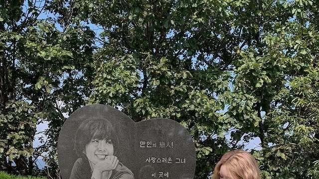 故 최진실 딸 최준희, 묘소 찾아 전한 그리움 “꽉 찬 사랑 남기고 가요”
