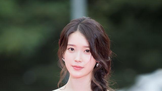 오늘자 시상식에서 ㅈㄴ 예쁜 아이유