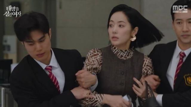 장신영, 윤아정 해고…눈물 안 통하자 父에 “이 자리에서 날 죽여요” (‘태양을 삼킨’) [종합]