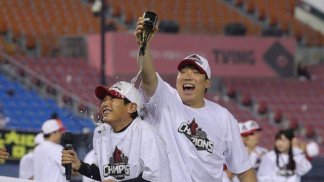 9회말 2사 투런 2방이라니…프로야구 가장 짜릿했던 우승은