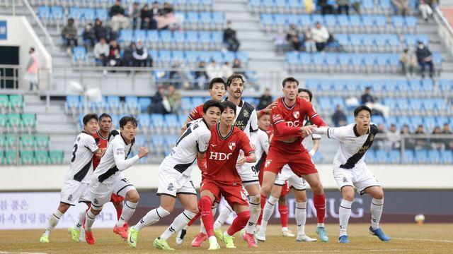 '시즌 세 번째 낙동강 더비' 두 번 얻어맞은 부산, 경남 상대 복수 성공할까