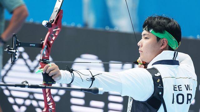 정몽구배 양궁 2연패 노리는 이우석, 김우진 물리치고 4강 진출