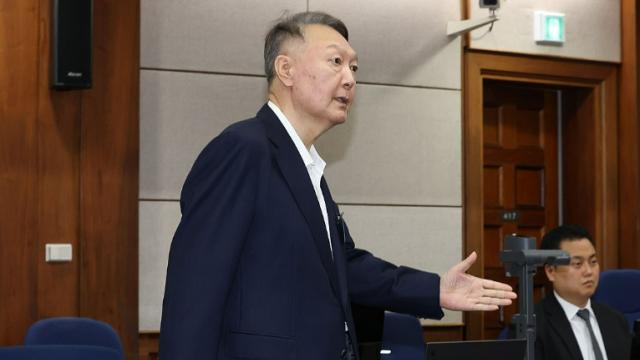 윤석열, 내란 재판 첫 중계에도 불출석…13회째 법정 비워