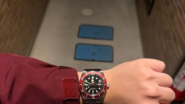 밤에 쓰는 튜더단의 블배 버건디 리뷰 41mm
