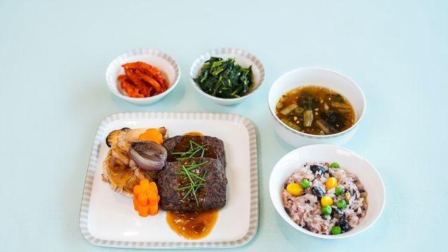 싱가포르항공, 한국 취항 50주년…‘하늘 위 한식 연회’ 선보인다