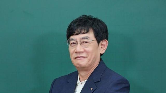 근엄해진 '교장' 이경규 