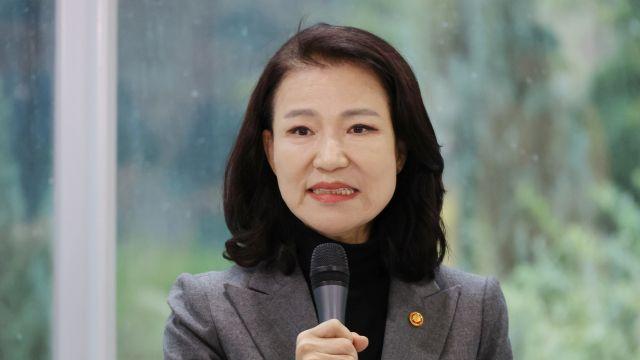 [속보] 경찰, 이진숙 전 방통위원장 자택서 체포