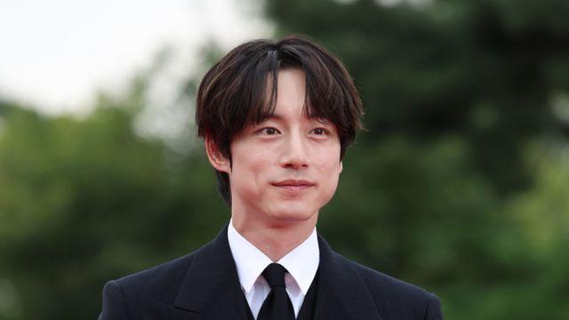 사카구치 켄타로, 사생활 논란 속 아시아스타상 수상… “따뜻히 맞아줘 감사”
