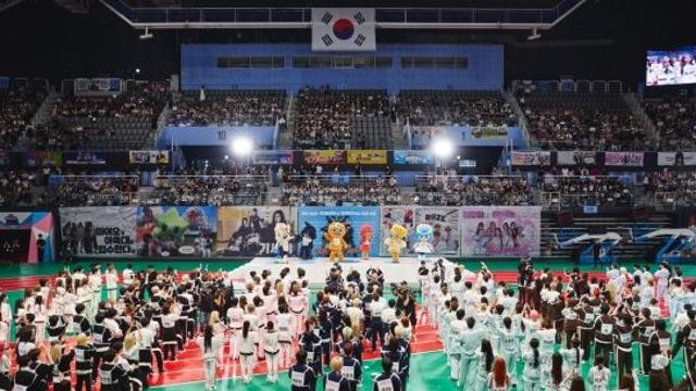 제베원·라이즈→아일릿·하츠투하츠…15주년 '2025 아육대' 역대급 라인업