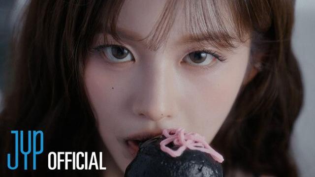 엔믹스, 수록곡 'SPINNIN' ON IT' 뮤비티저 공개…'돌고 도는 스타일리시 시크'