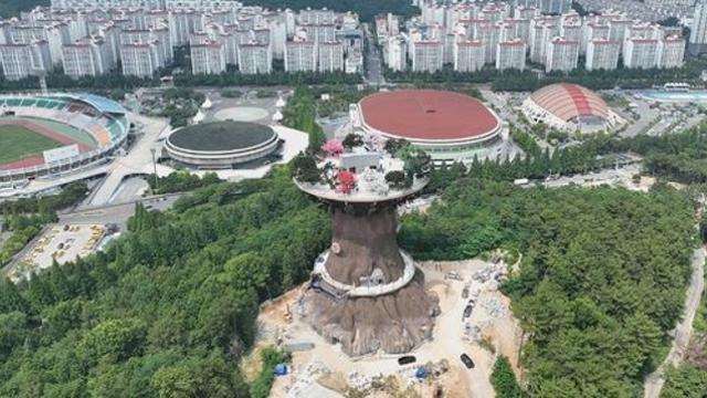 추석연휴 창원시내 조망…'빅트리' 개선공사 전까지 임시 개방