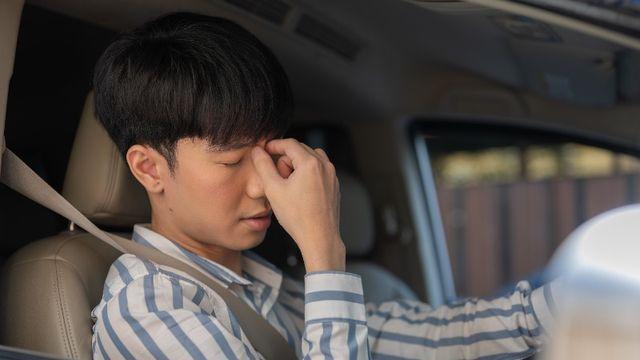 머리 5kg, 기울면 20kg…추석 장거리 운전 건강 주의보