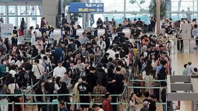 인천공항 보안검색 요원들 '추석연휴 추가근무 거부' 입장 철회