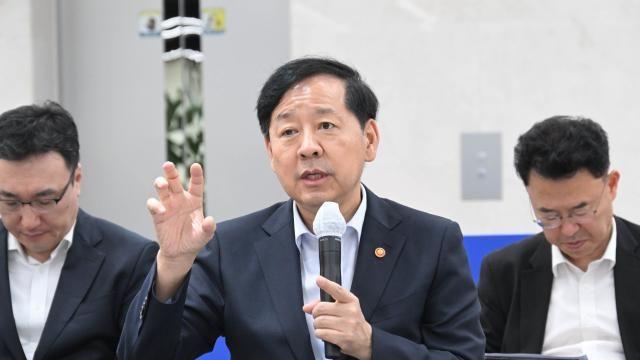 구윤철 