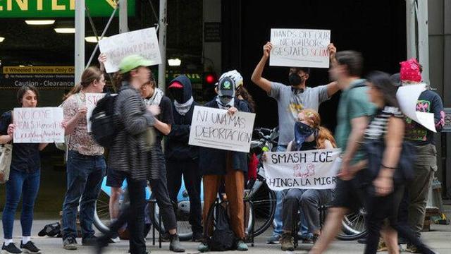 애플, 美 정부 압박에 '이민자 도피' 도우미 앱 삭제
