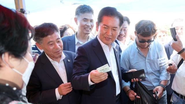 정청래, 추석 연휴 첫 날 호남서 민생 행보…