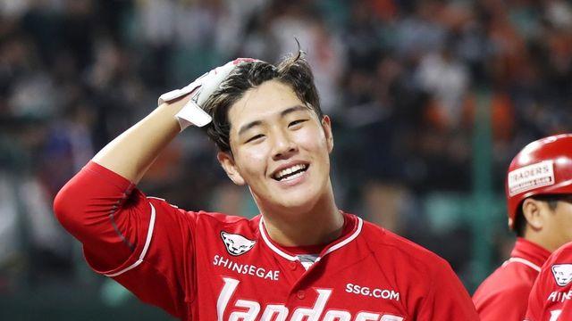 끝내기 투런 쾅! 'LG 우승 확정 결정타' 신인에 쏟아진 관심…