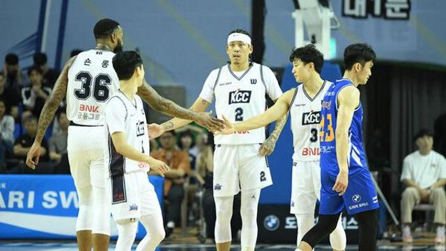 프로농구 '슈퍼팀' KCC, 삼성 원정서 89-82 승리…개막전 승전고