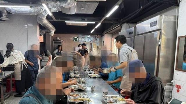 긴 명절 연휴에 청년·노년층 '한 끼' 걱정 동병상련