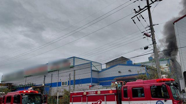 김제 크레인 제작·설치 공장서 불…인명피해 없어