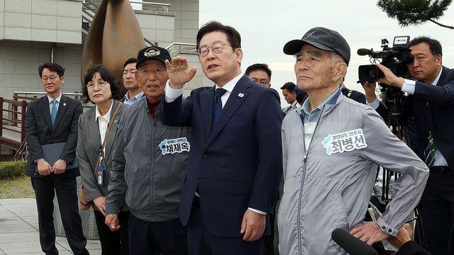 李대통령, 연휴 첫날 평화전망대行…실향민들 만나 위로