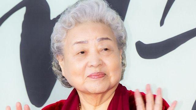 강부자, 오랜만에 전해진 근황…”부축 받으며 등장, 눈물까지 보였다”