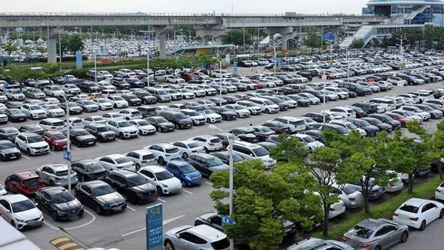 추석 연휴 내내…국내선 타면 '이분들', 공항 주차장 전액 무료