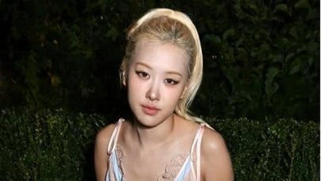 로제만 사진서 잘라낸 영국 엘르, 인종차별 논란에 사과