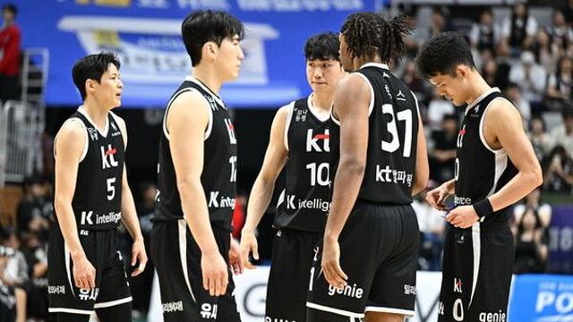 KT, 허훈 없는 '허훈 더비'서 KCC 완파하고 개막 첫 승…삼성, 가스공사 제압
