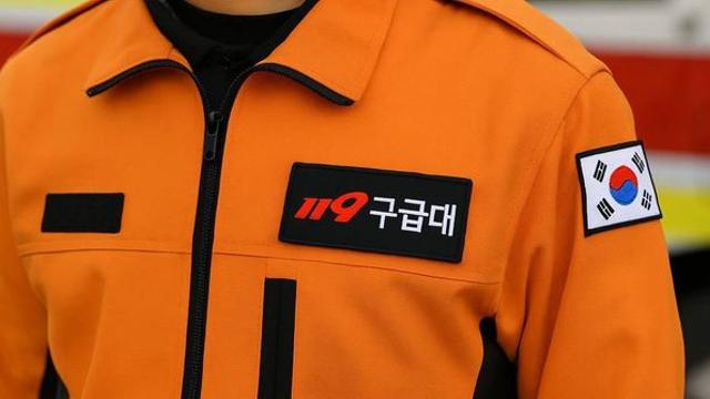 대낮 청와대 사랑채 주차장서 SUV 차량 돌진...주차관리인 중상