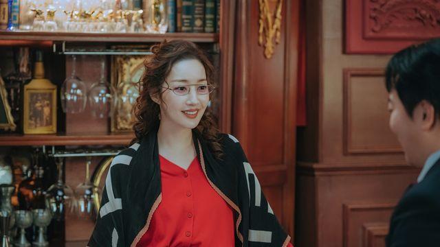 ‘컨피던스맨 KR’ 실제 영화감독 출격…영화광 빌런 박명훈 저격