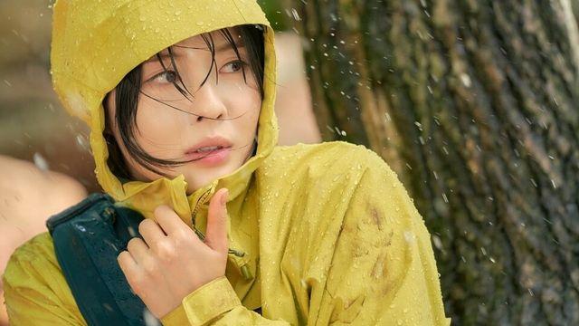 산속에 홀로 남겨진 이선빈 '달까지 가자'