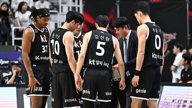 KT, ‘허훈 더비’서 KCC 완파…‘4연속 꼴찌’ 삼성은 2경기 만에 첫 승리