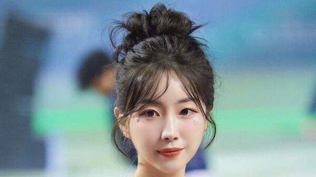 순백 드레스 걸친 안지현 