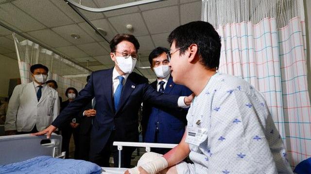 김 총리, 추석 맞아 국군수도병원 위문…부상장병·의료진 격려