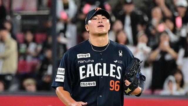 110구 역투가 물거품 되다니…'또 9회 악몽' 한화, 그래도 '1순위 유망주' 잠재력 확인했다 [수원 현장]