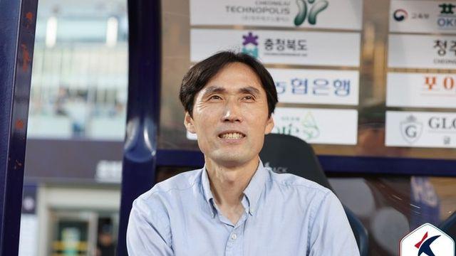 [K리그2 인터뷰] 배성재 감독 사임...착잡한 마음 드러낸 김길식 감독, 