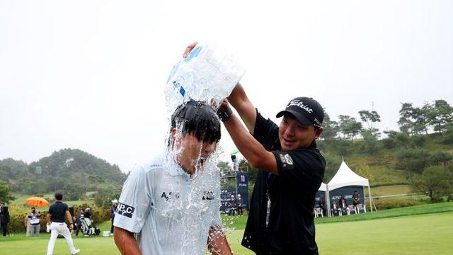 ‘상금 10억 돌파 눈앞’ 옥태훈, 시즌 ‘3승’ 달성했다…KPGA 경북오픈 우승