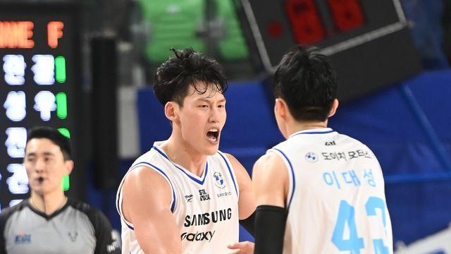 '4연속 꼴찌' 삼성, 외곽포 화력으로 2경기 만에 시즌 첫 승리