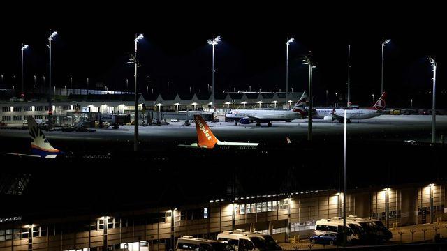 리투아니아 공항 '풍선 출몰'에 폐쇄…알고보니 밀수담배 운반용(종합)