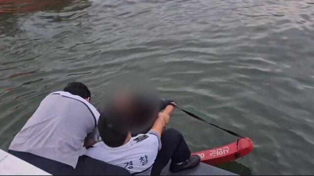목포해경, 부두서 미끄러져 바다 빠진 선원 무사구조