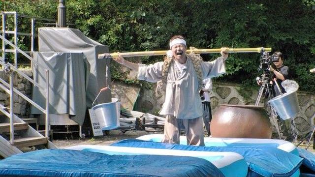 전현무, ‘신혼여행’ 김종국 빈자리 채우려다 노비 신세…무슨 일? (‘런닝맨’)